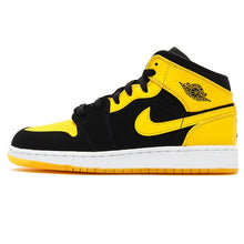 Load image into Gallery viewer, Nike Air Jordan 1 Mid AJ1 Men&#39;s Basketball Shoes Original Authentic Classic Fashion Outdoor Sports and Leisure New 554724-104